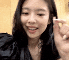 BLACKPINK Jennie - 冷豔凝視