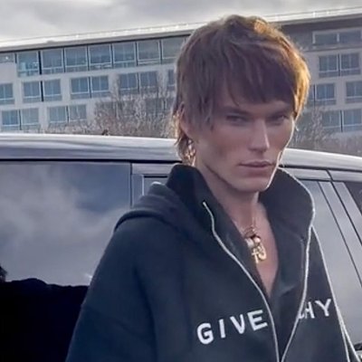 Looksmaxxing - 下車回眸帥哥