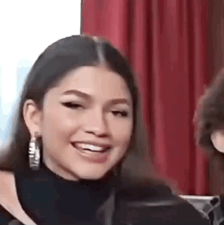 Zendaya - 假笑瞬間變臉