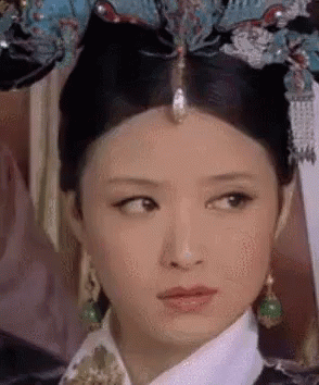 甄嬛傳 - 娘娘狐疑側目