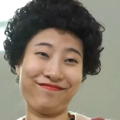 姨母笑 - 寵溺的微笑