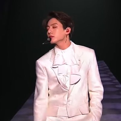BTS - 柾國伸展台自信走秀