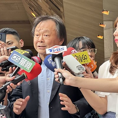 台北市議會 - 王世堅質詢經典表情