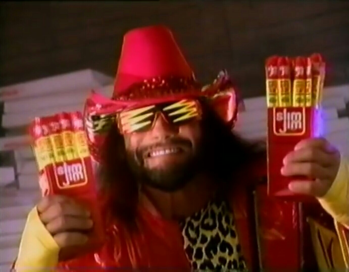 Macho Man - 誇張墨鏡舉肉乾慶祝