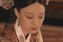 甄嬛傳 - 閉眼隱忍無奈