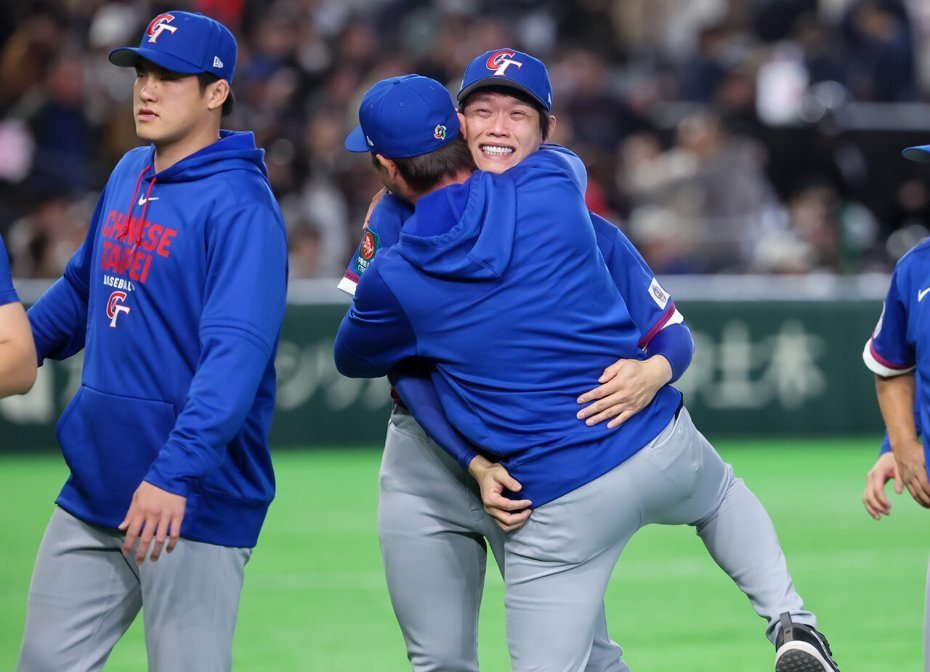 陳冠宇 - WBC逆轉勝激動擁抱