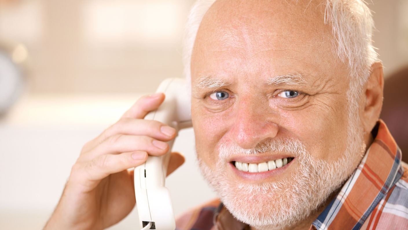 假笑忍痛老爺爺 Hide the Pain Harold
